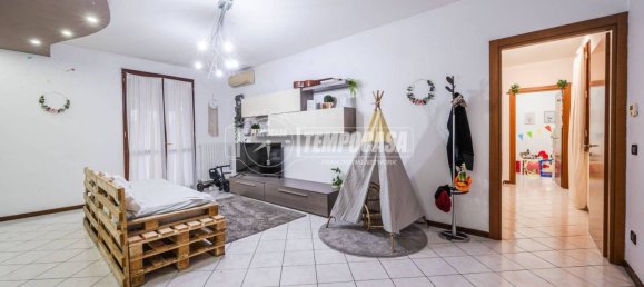 Apartamento de 1 dormitorio en Castelfranco Emilia, Italy No. 201254 4
