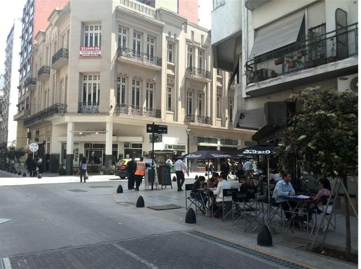 Apartamento de 2 dormitorios en Buenos Aires, Argentina No. 67347