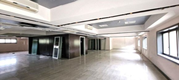 783m² Office in Zumpano, Italy No. 374884 3