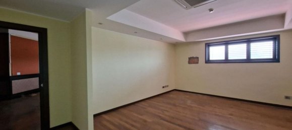 783m² Office in Zumpano, Italy No. 374884 6