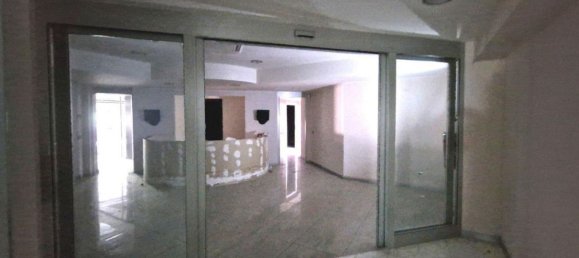 783m² Office in Zumpano, Italy No. 374884 7