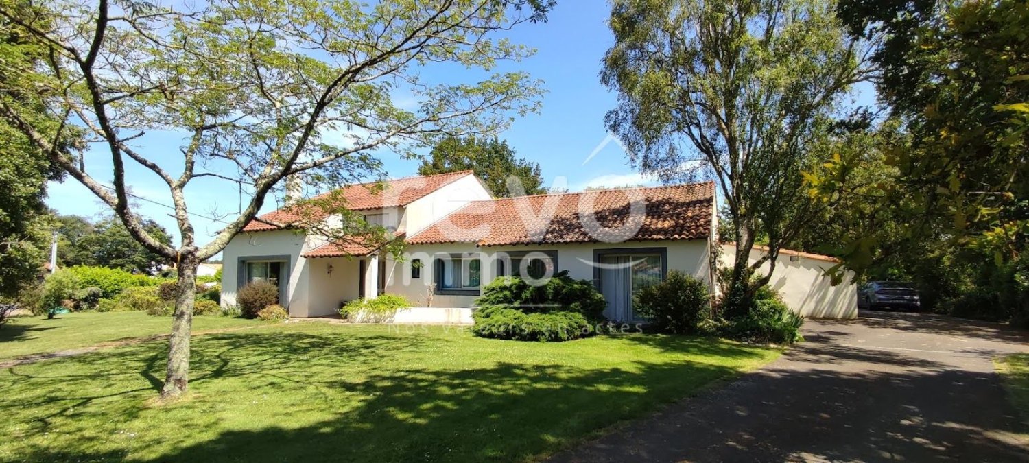 5 Schlafzimmer Haus in Saint-Philbert-de-Grand-Lieu, France, Nr. 111546