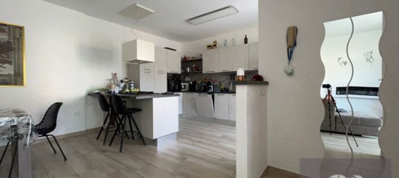 8 bedrooms Duplex in Vinci, Italy No. 353123 3