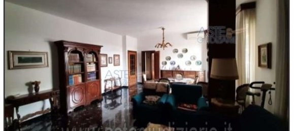 6 bedrooms Apartment in Genoa, Italy No. 364685 3