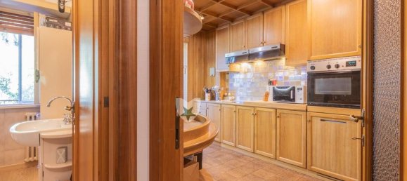 5 bedrooms Apartment in Rome, Italy No. 320924 28