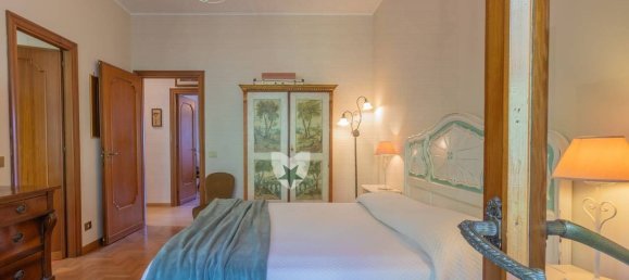 5 bedrooms Apartment in Rome, Italy No. 320924 26