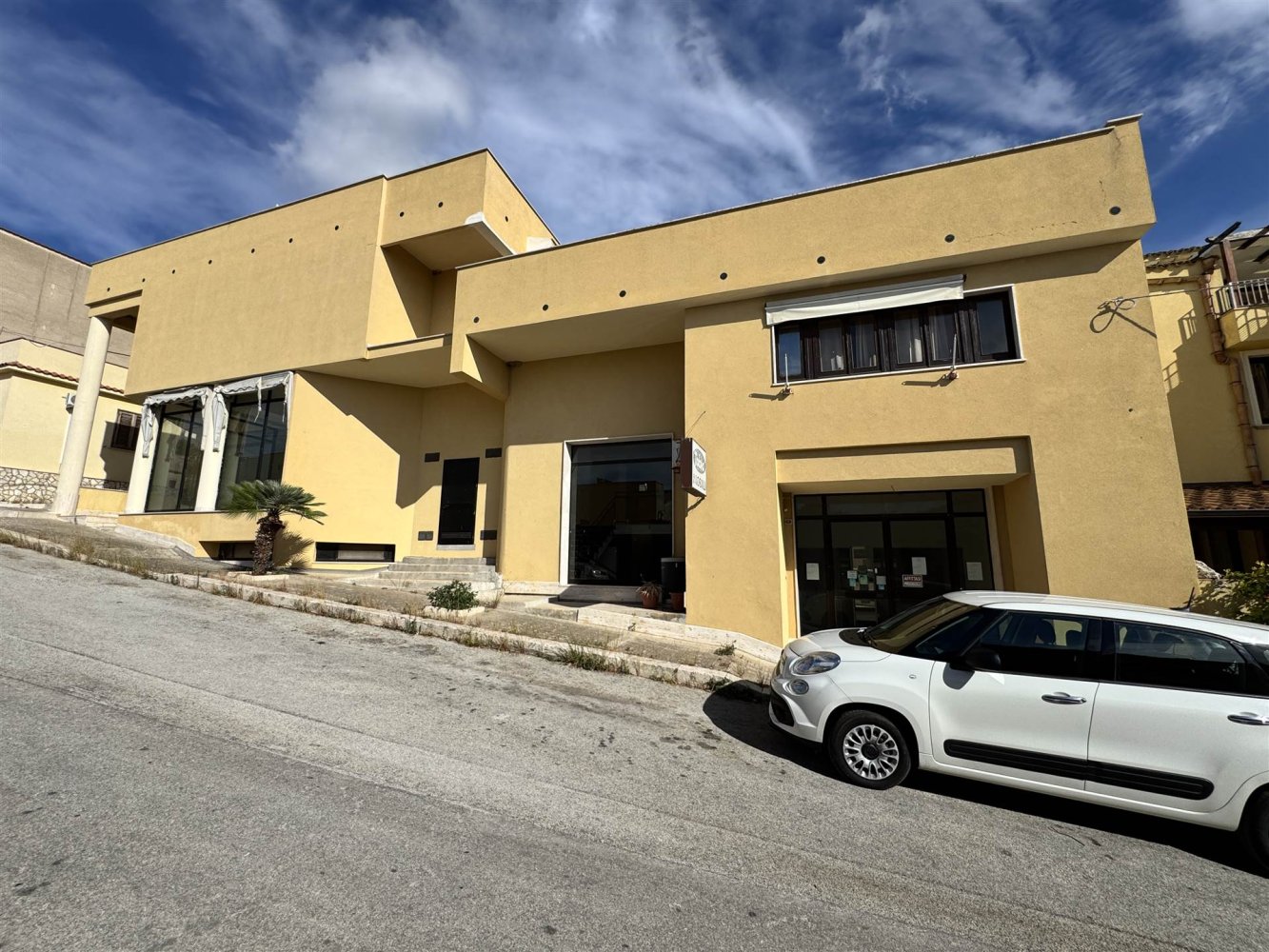329 rooms Commercial property in Custonaci, Italy No. 297187