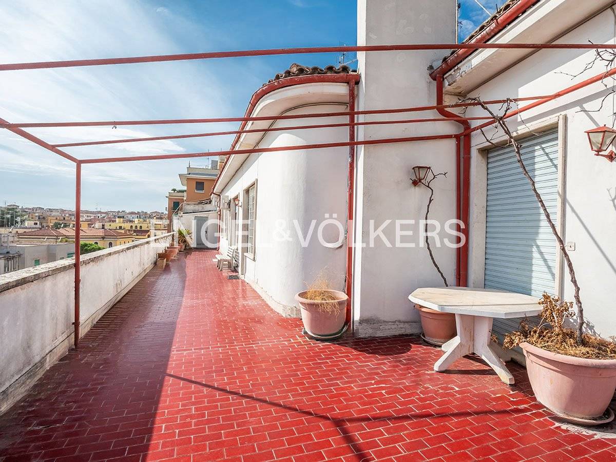 5 bedrooms Penthouse in Rome, Italy No. 106504