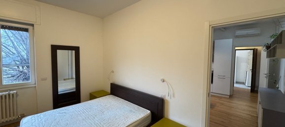 Квартира с 2 комнатами в Чернуско суль Навильо, Италия № 44262 6