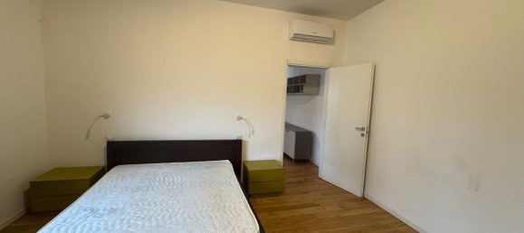 Квартира с 2 комнатами в Чернуско суль Навильо, Италия № 44262 9