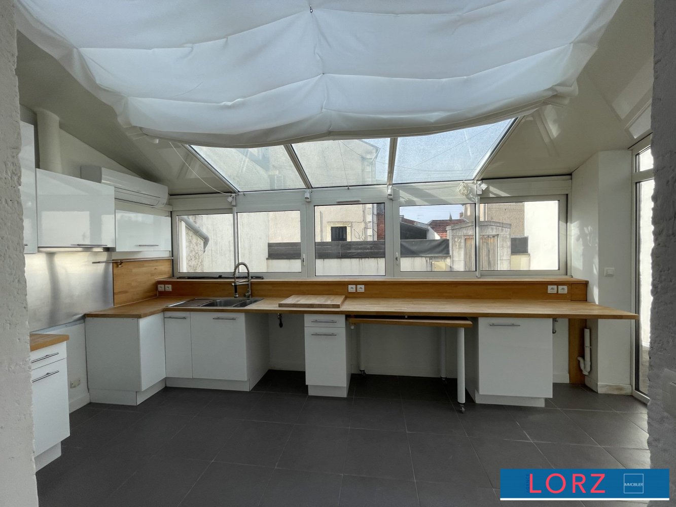 Дом с 3 спальнями в Бурж, Франция № 71051