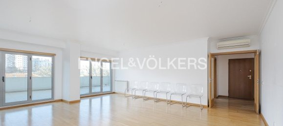 Квартира с 3 спальнями в Лиссабон, Португалия № 113538 2