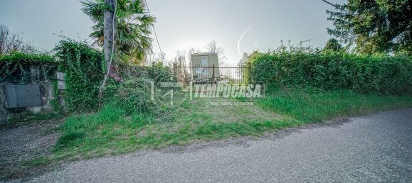 Terrain à Somma Lombardo, Italy No. 364850 3