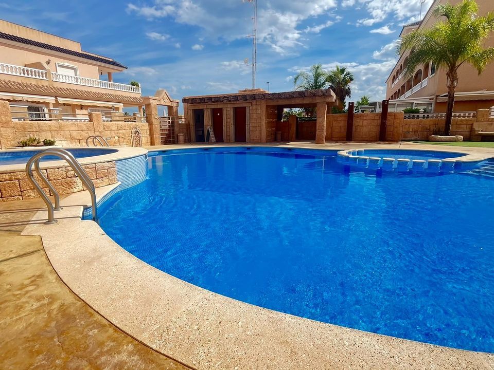 3 bedrooms Apartment in Alicante, Spain No. 176309