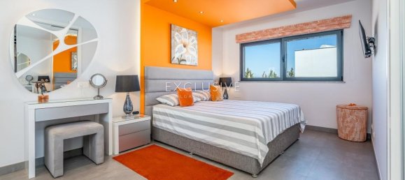 2 bedrooms Villa in Portimao, Portugal No. 7577 8