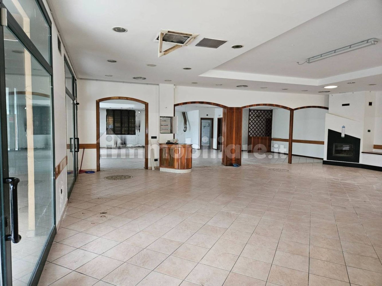 5 rooms Commercial property in Valsamoggia, Italy No. 394504