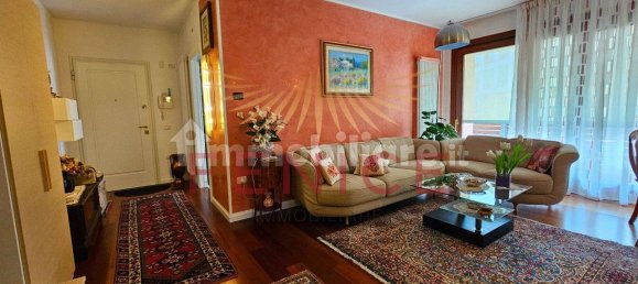 3 bedrooms Apartment in Treviso, Italy No. 327114 3