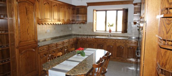 4 bedrooms House in Naxxar, Malta No. 4006 6