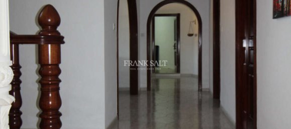 4 bedrooms House in Naxxar, Malta No. 4006 17