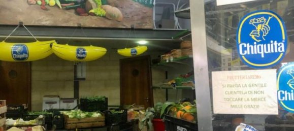 Imóvel comercial de 1 divisão em Salerno, Italy N.º 209834 2