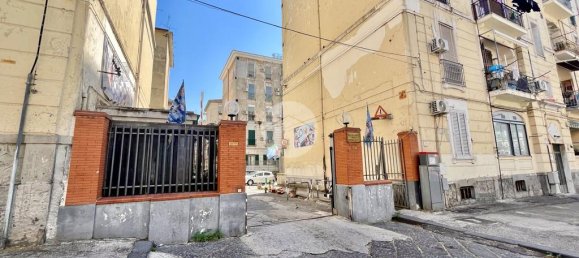 1 bedroom Apartment in Naples, Italy No. 318088 2