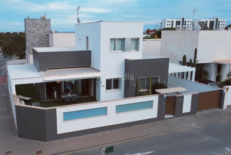 Villa T3 em Mil Palmeras, Spain N.º 28386