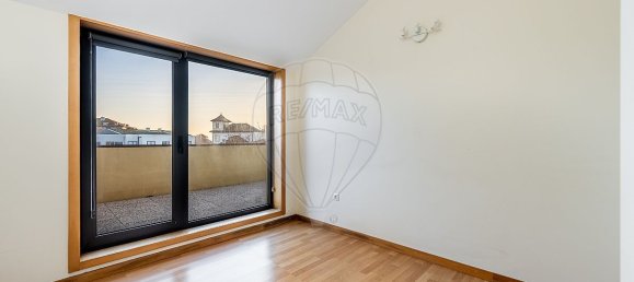 Дом с 7 спальнями в Матозиньюш, Португалия № 175052 25