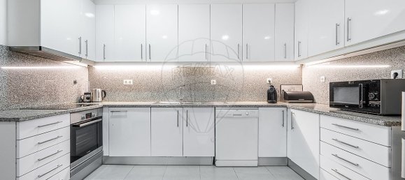 Дом с 7 спальнями в Матозиньюш, Португалия № 175052 11