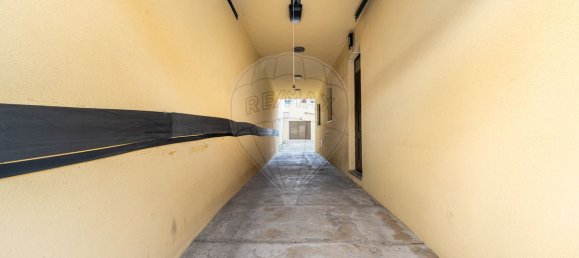 Дом с 7 спальнями в Матозиньюш, Португалия № 175052 31