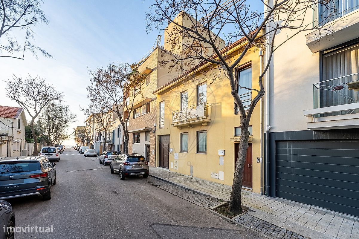 Дом с 7 спальнями в Матозиньюш, Португалия № 175052