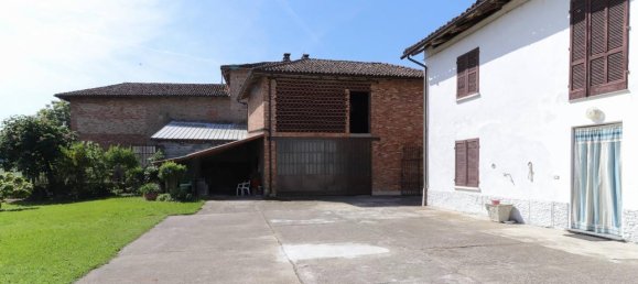 10 rooms House in Costigliole d'Asti, Italy No. 17979 6