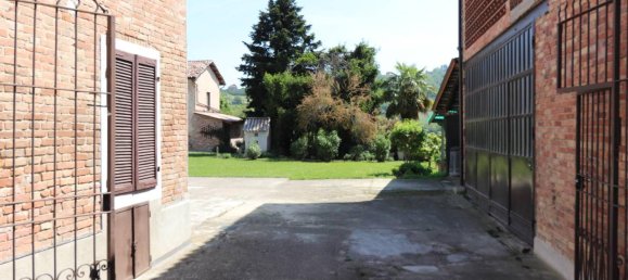 10 rooms House in Costigliole d'Asti, Italy No. 17979 27
