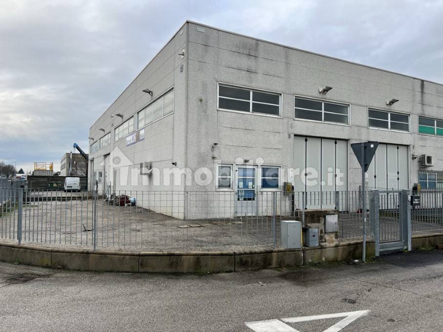 2 rooms Warehouse in Occhiobello, Italy No. 217478