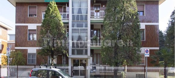 Apartamento de 2 dormitorios en Varedo, Italy No. 332634 3