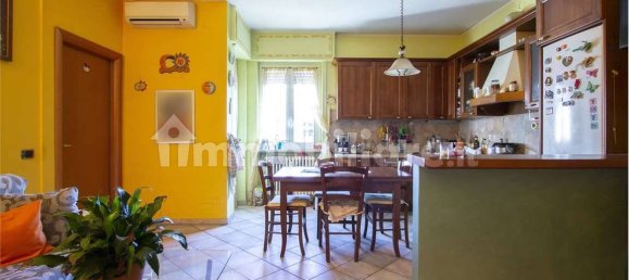 Apartamento de 2 dormitorios en Varedo, Italy No. 332634 8