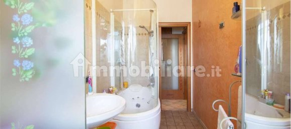 Apartamento de 2 dormitorios en Varedo, Italy No. 332634 13