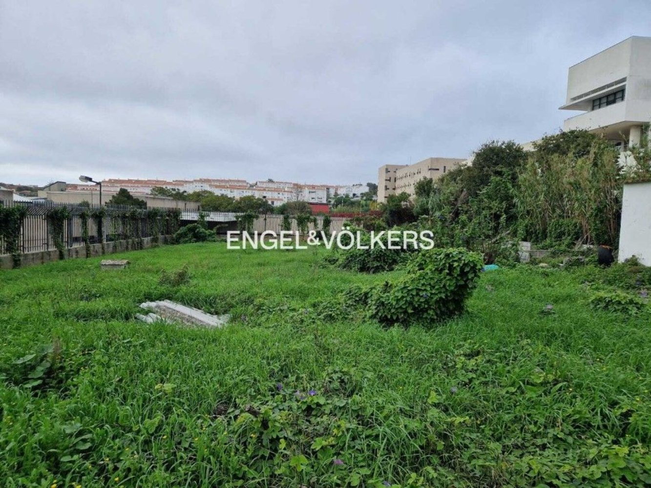 Terreno en Lisbon, Portugal 2000 m² No. 92536