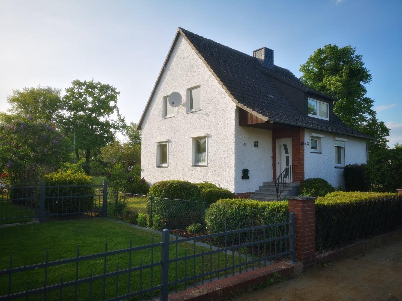 Дом с 5 комнатами в Вольфсбург, Германия № 17126