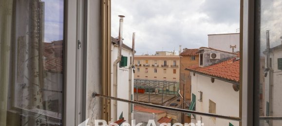 Apartamento de 4 habitaciónes en Livorno, Italy No. 200070 25