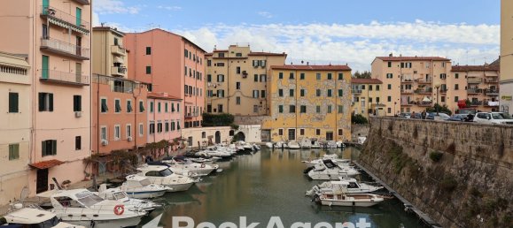 Apartamento de 4 habitaciónes en Livorno, Italy No. 200070 40