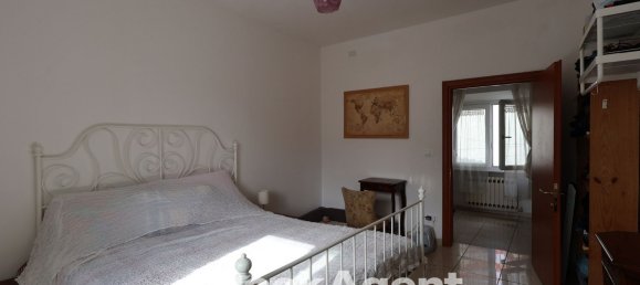 Apartamento de 4 habitaciónes en Livorno, Italy No. 200070 15