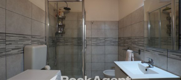 Apartamento de 4 habitaciónes en Livorno, Italy No. 200070 20