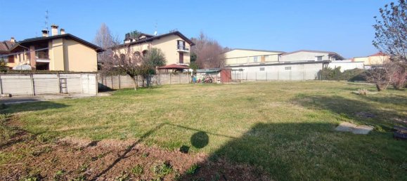 800m² Land in Bregnano, Italy No. 123152 7