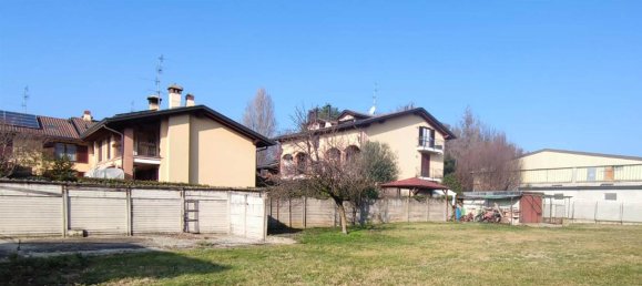 800m² Land in Bregnano, Italy No. 123152 2