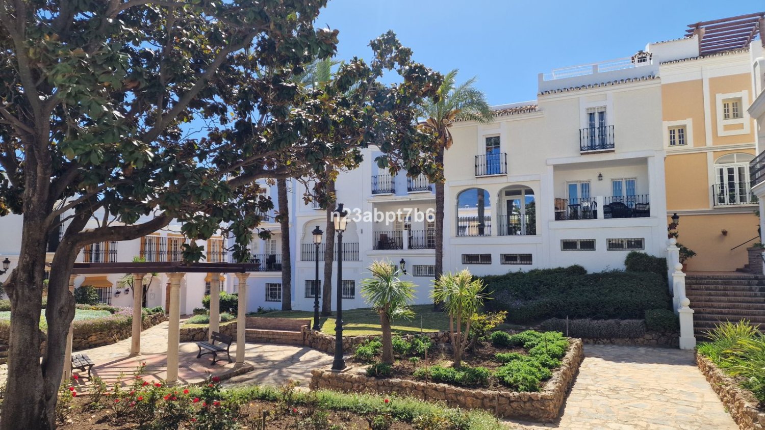 2 bedrooms Townhouse in Marbella, Spain No. 142173
