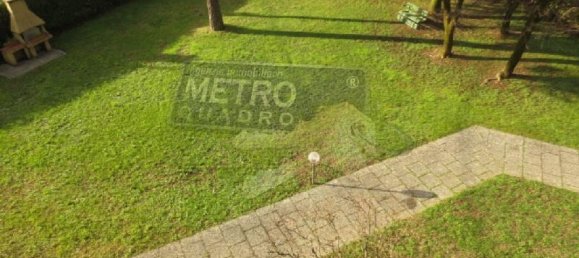 5 rooms Apartment in Thiene, Italy No. 9440 2