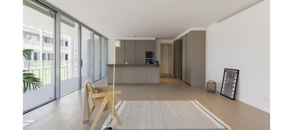 2 bedrooms Apartment in Lisbon, Portugal No. 9624 2