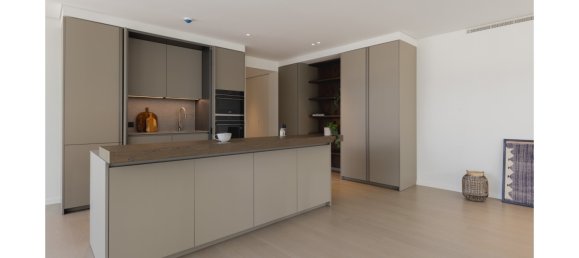 2 bedrooms Apartment in Lisbon, Portugal No. 9624 3