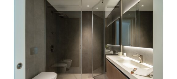 2 bedrooms Apartment in Lisbon, Portugal No. 9624 5