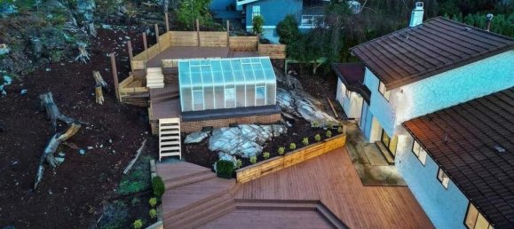 4 bedrooms House in British Columbia, Canada No. 194 7